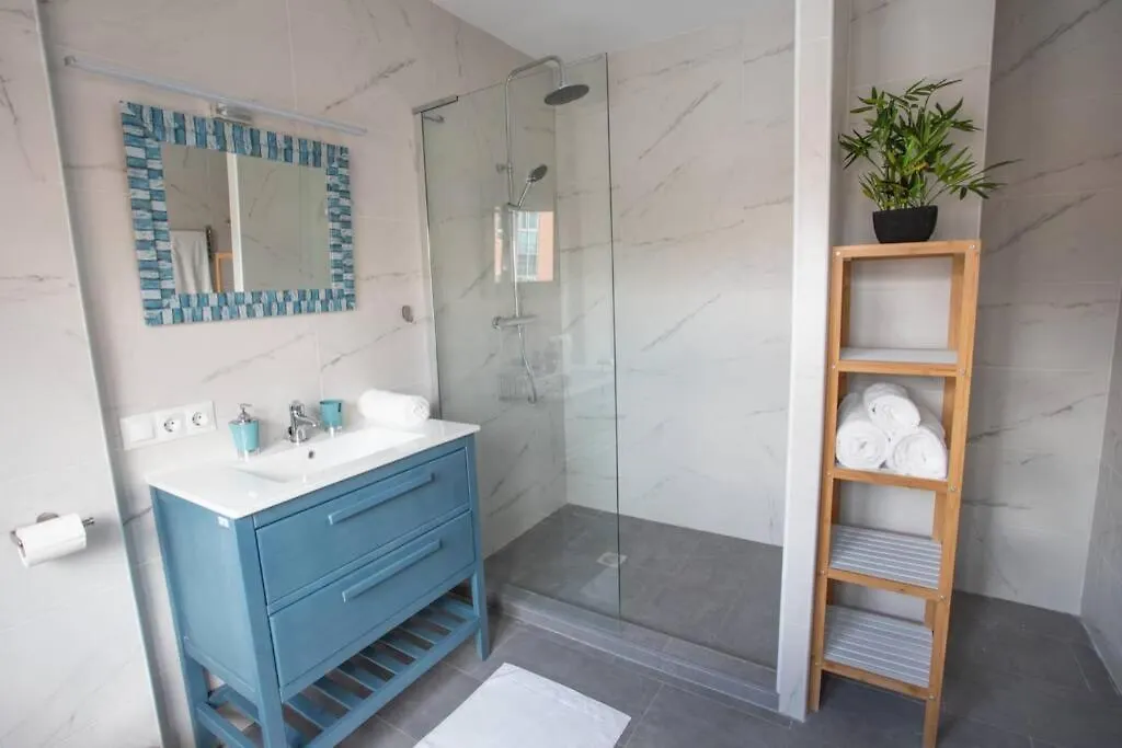 New Fantastic Location 2 Bed, 2 Bath Apartment 150M From The Beach, Central 에스테포나 0*,