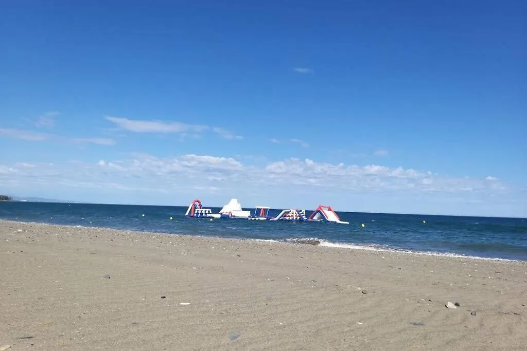 New Fantastic Location 2 Bed, 2 Bath Apartment 150M From The Beach, Central 에스테포나 0*,