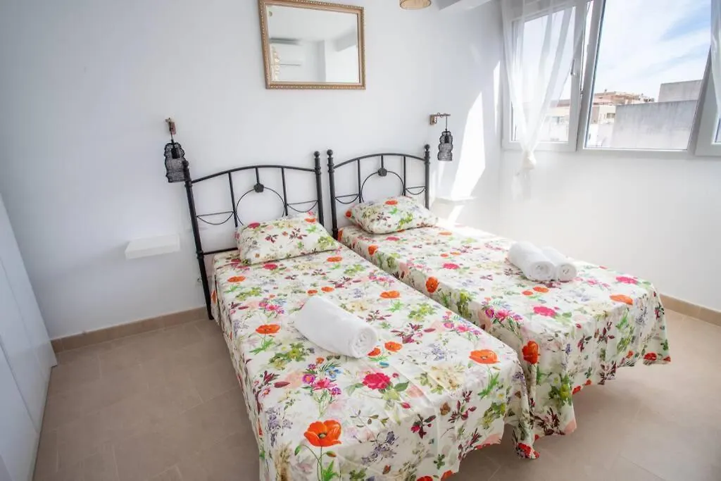 New Fantastic Location 2 Bed, 2 Bath Apartment 150M From The Beach, Central Estepona