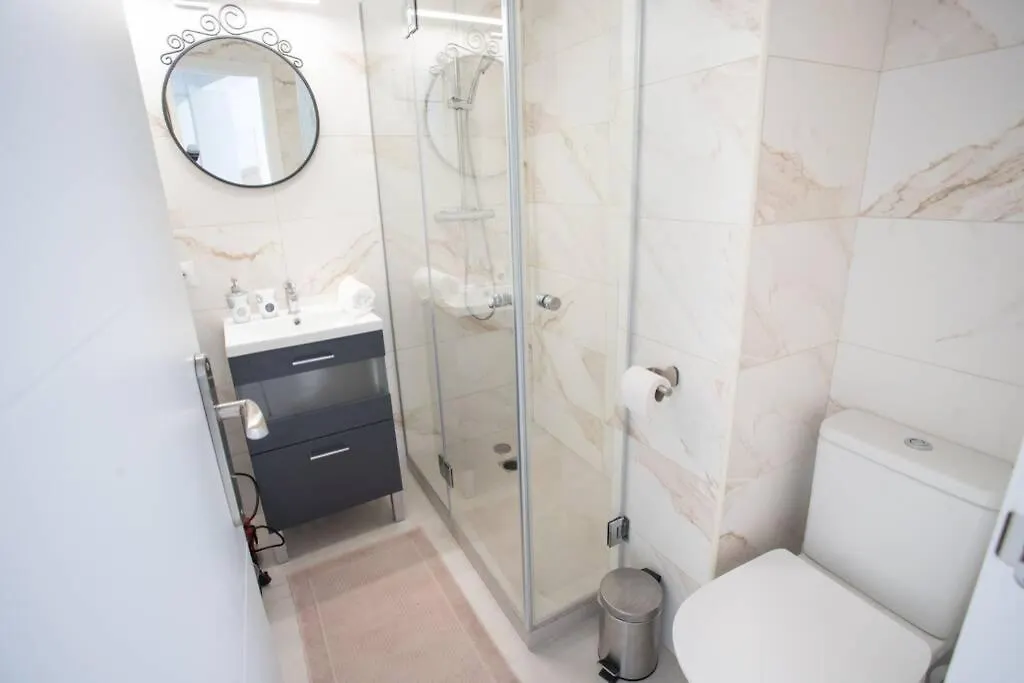 New Fantastic Location 2 Bed, 2 Bath Apartment 150M From The Beach, Central Estepona
